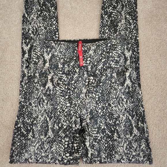 Spanx Faux Leather Snake Shine Legging  M - Picture 3 of 6